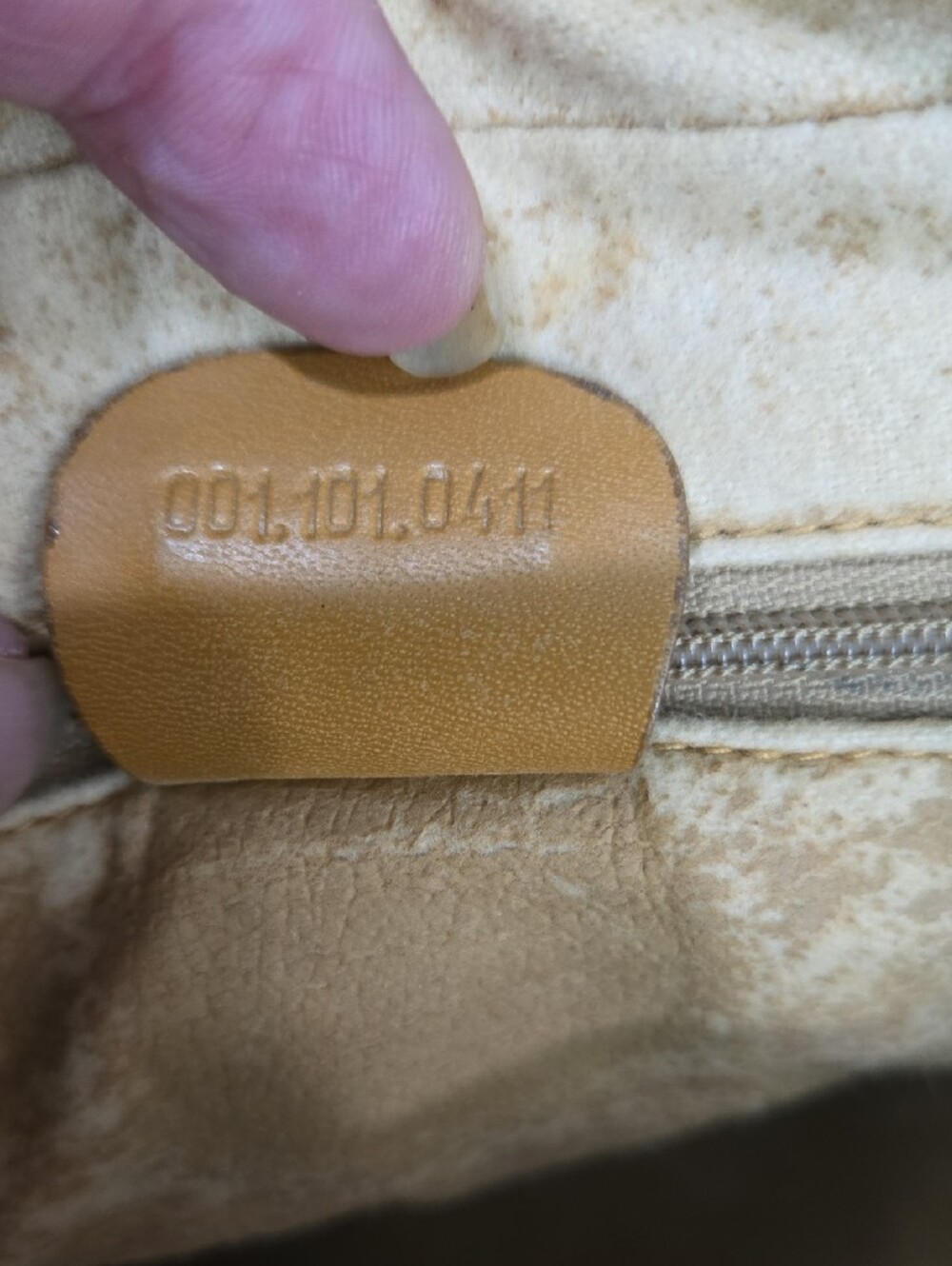 Gucci Beige Brown Monogram Messenger Bag with Tan Leather Trim - Picture 15 of 16